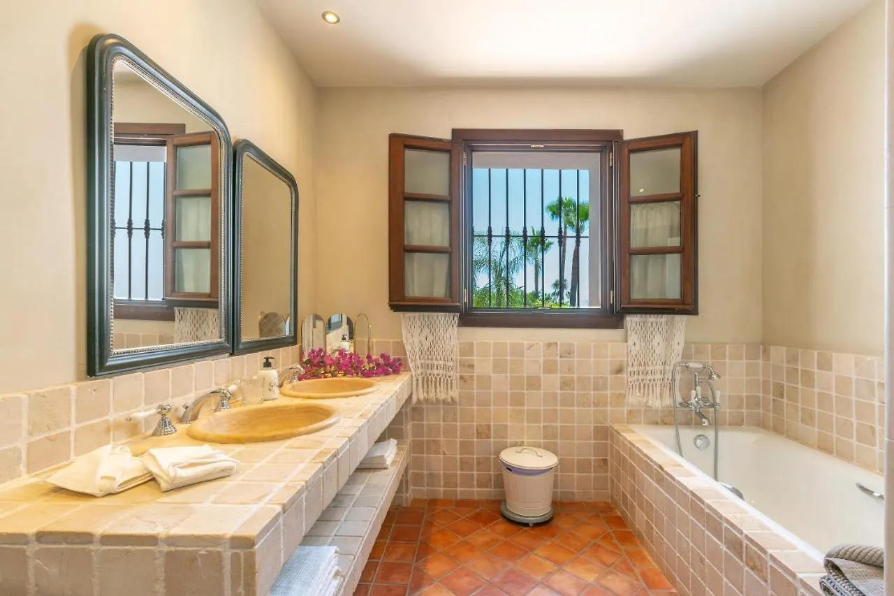 Villa Casa Sol. Encantadora Villa Con Piscina Marbella